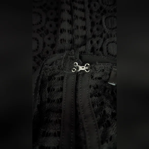 Women's Express Black Crochet Pleated Ruffle Blouse Long Sleeve Size Small EUC! - Picture 2 of 7